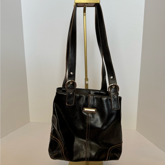 Cutest faux leather black purse. - Picture 4 of 13